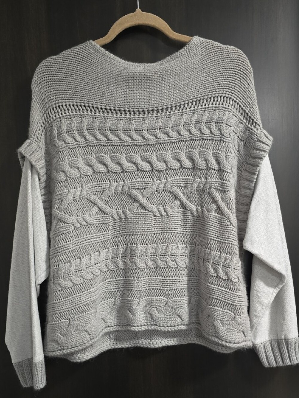 gimmicks by BKE Light Gray Cable Knit Crewneck Sweater, Oversized Size L - Picture 5 of 7